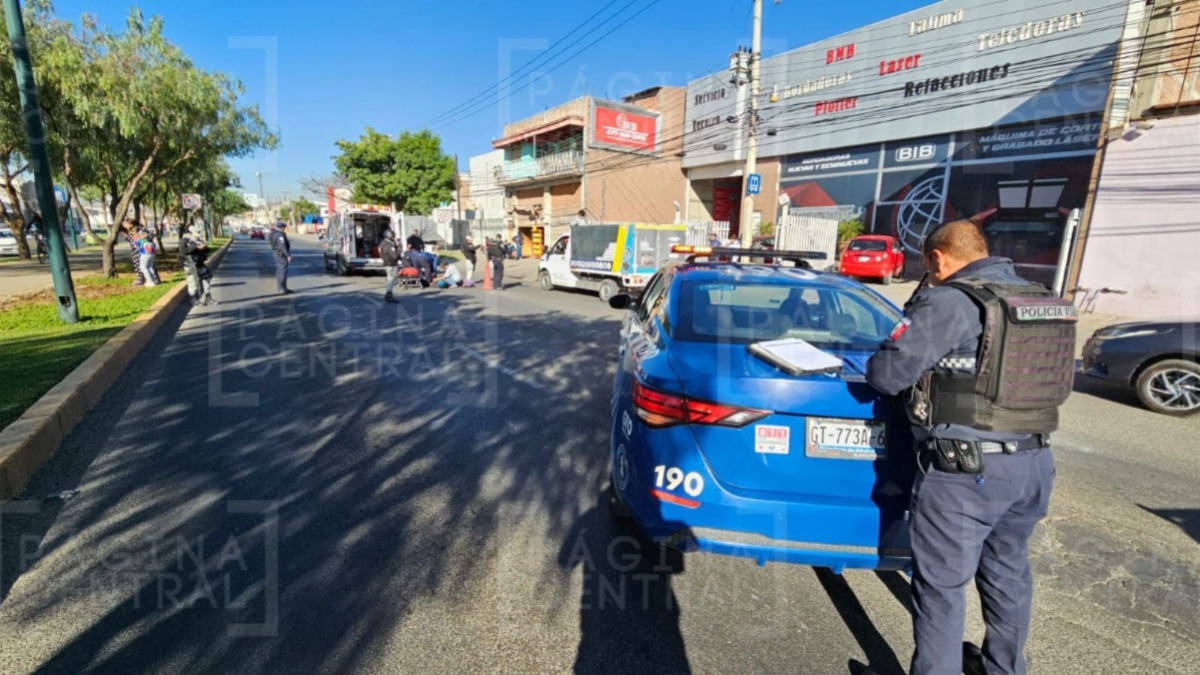 Choque de motociclista contra camioneta en Santa Crocce en León