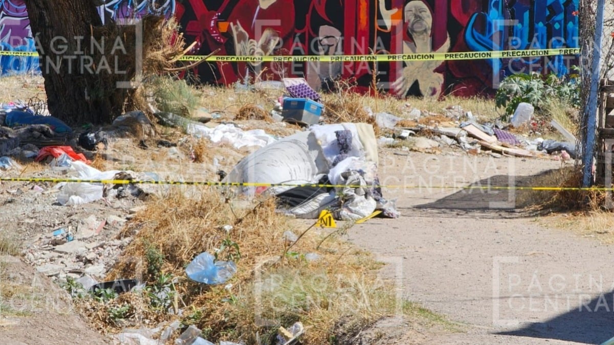 Encuentran cuerpo envuelto en una colchoneta en bulevar Téllez Cruces en León