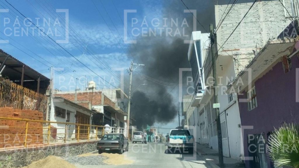 Arde casa donde se almacenaba basura en Cerrito de Jerez en León