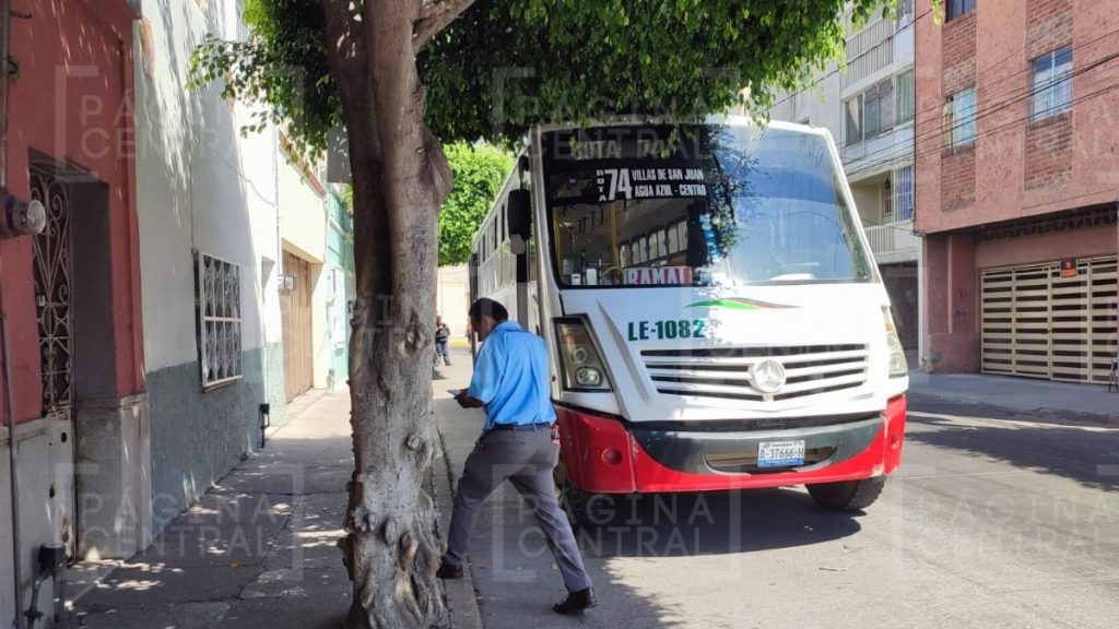 Accidente de ciclista contra camión urbano en Zona Centro