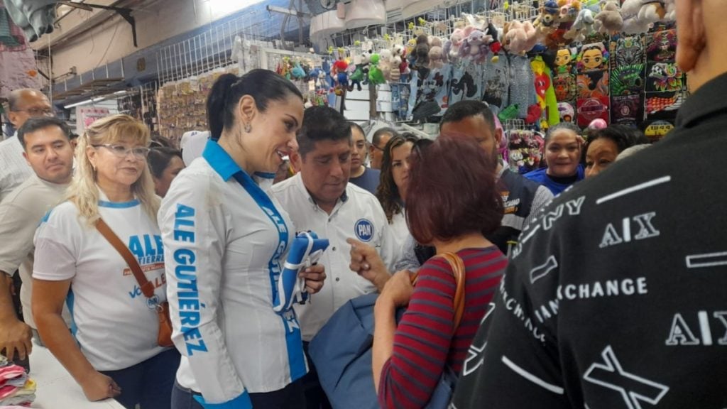 Comerciantes del mercado Aldama reciben a Ale Gutiérrez