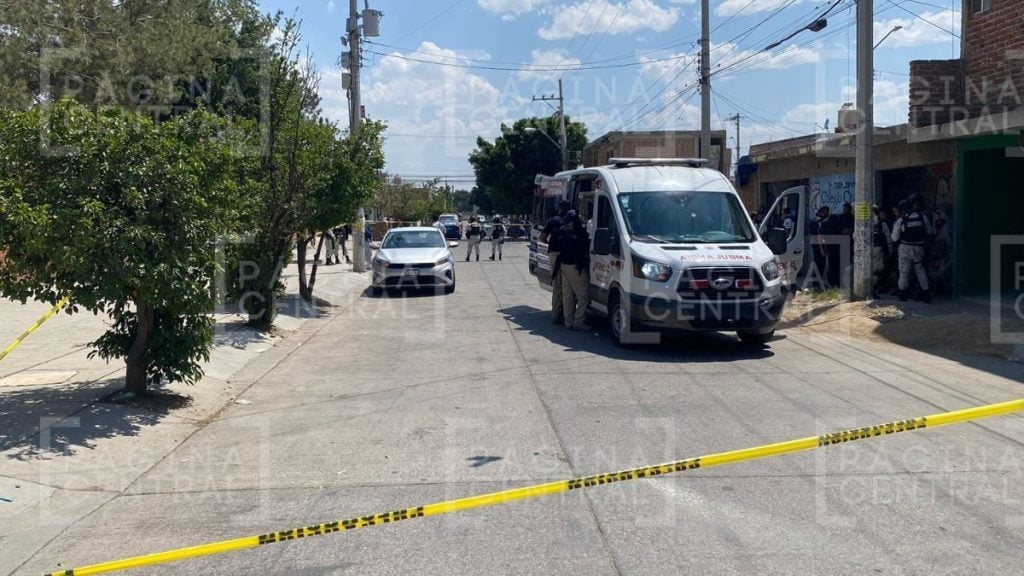 Riña entre pandillas causa crisis nerviosa afuera de secundaria en Paseos del Molino