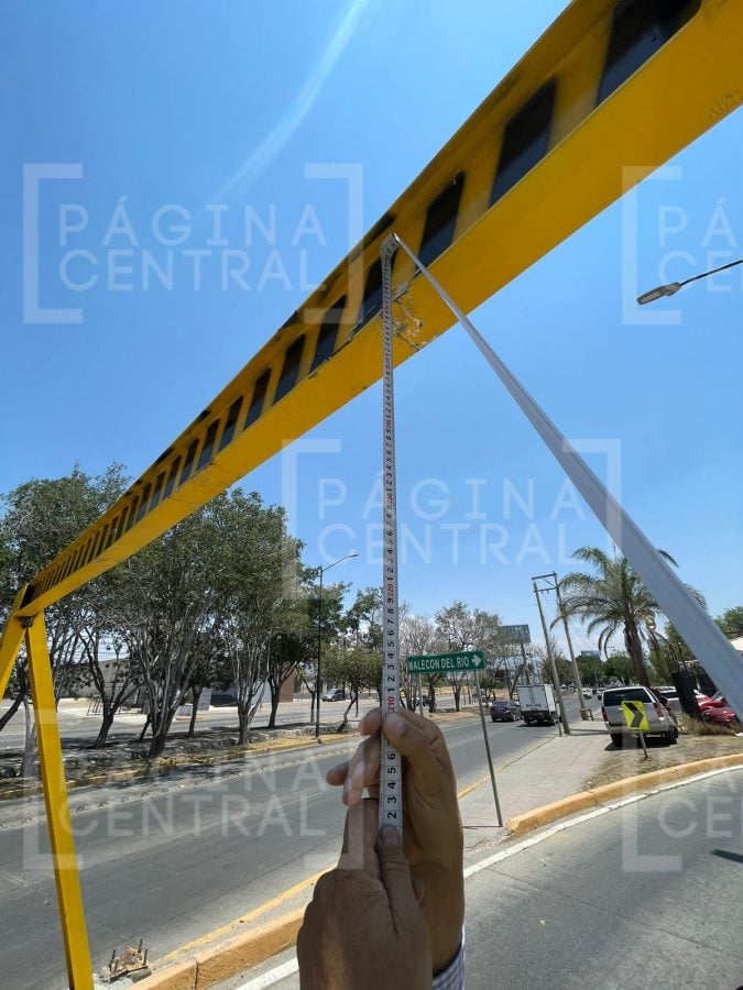 Se registran 13 choques en los arcos de acceso al Malecón del Río