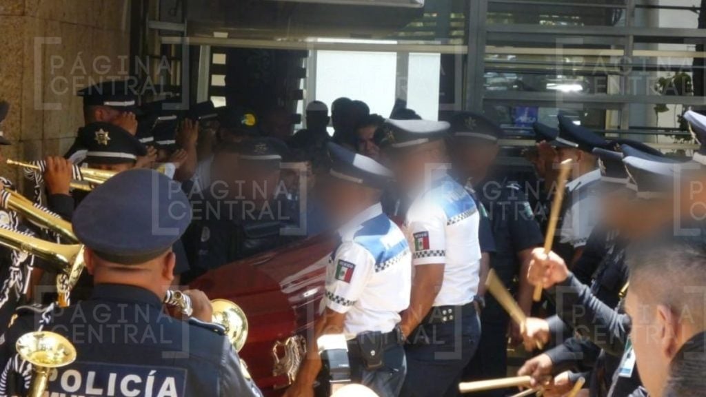 Rinden honores al policía asesinado Daniel Arévalo en León