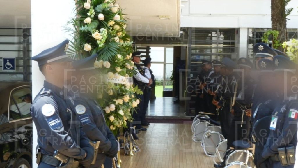 Rinden honores al policía asesinado Daniel Arévalo en León