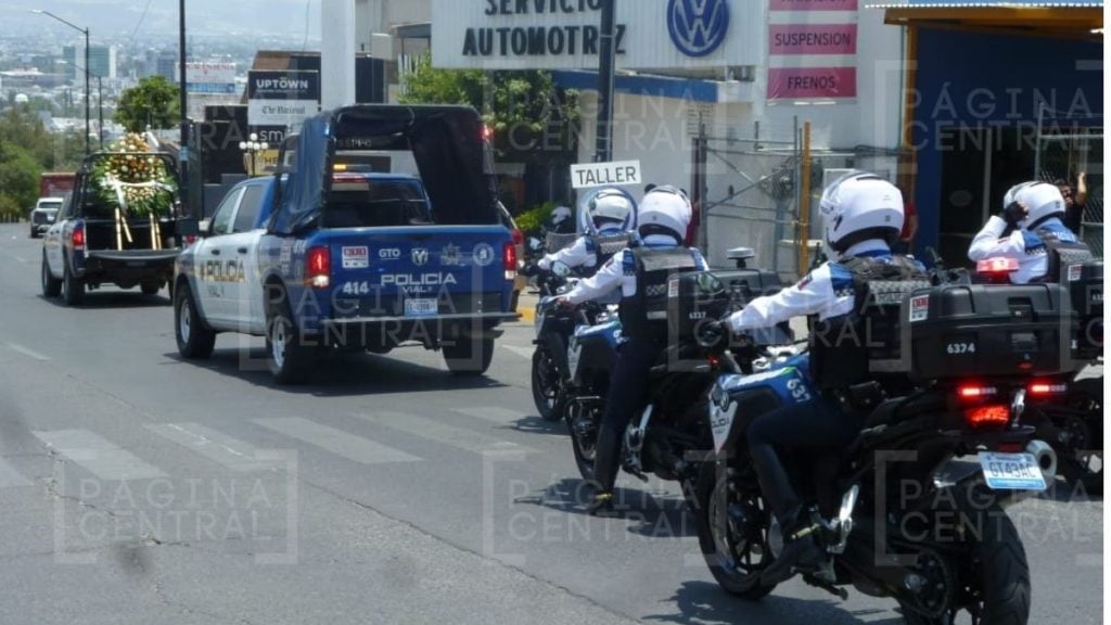 Rinden honores al policía asesinado Daniel Arévalo en León
