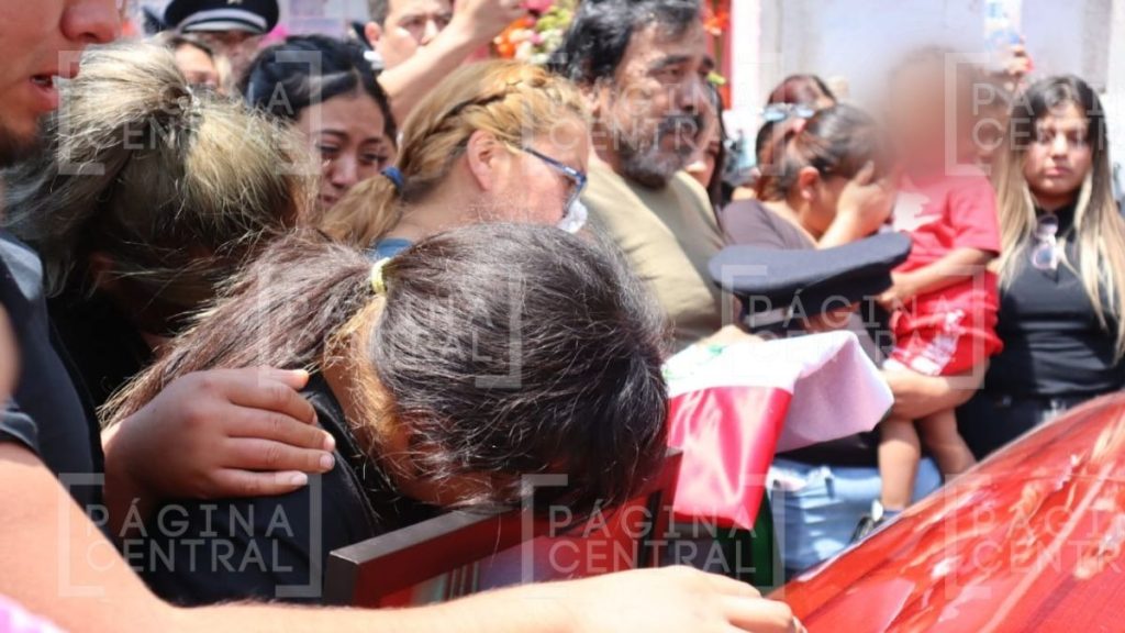 Rinden honores al policía asesinado Daniel Arévalo en León