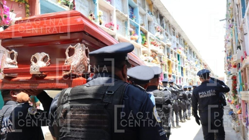 Rinden honores al policía asesinado Daniel Arévalo en León