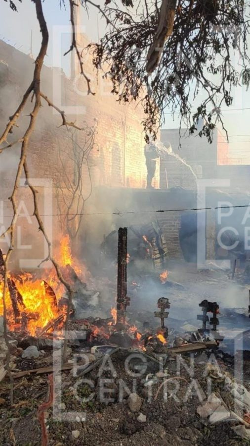 Se incendia casa en Villas de León