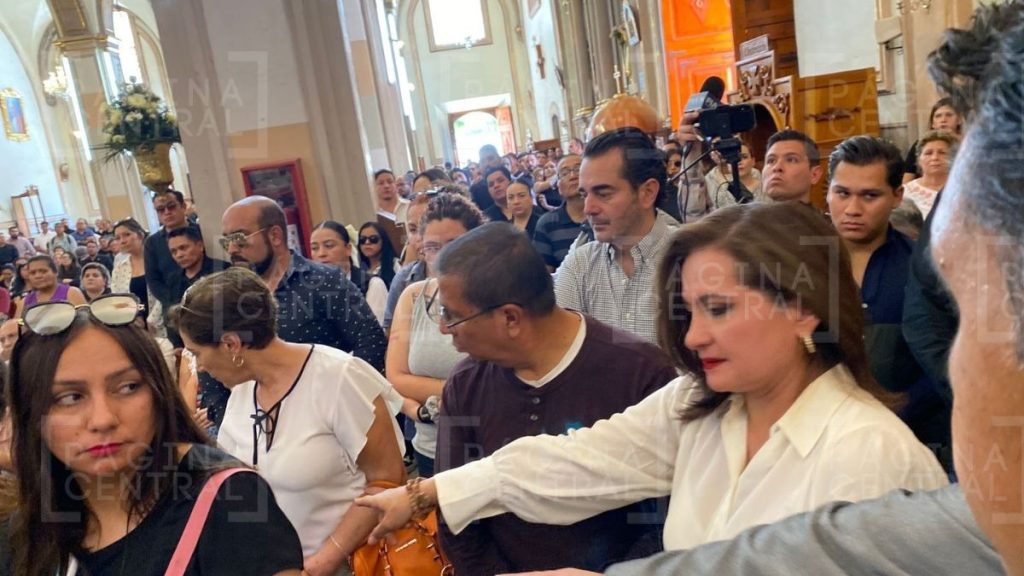 Blindan Catedral de Celaya por misa de Gisela Gaytán