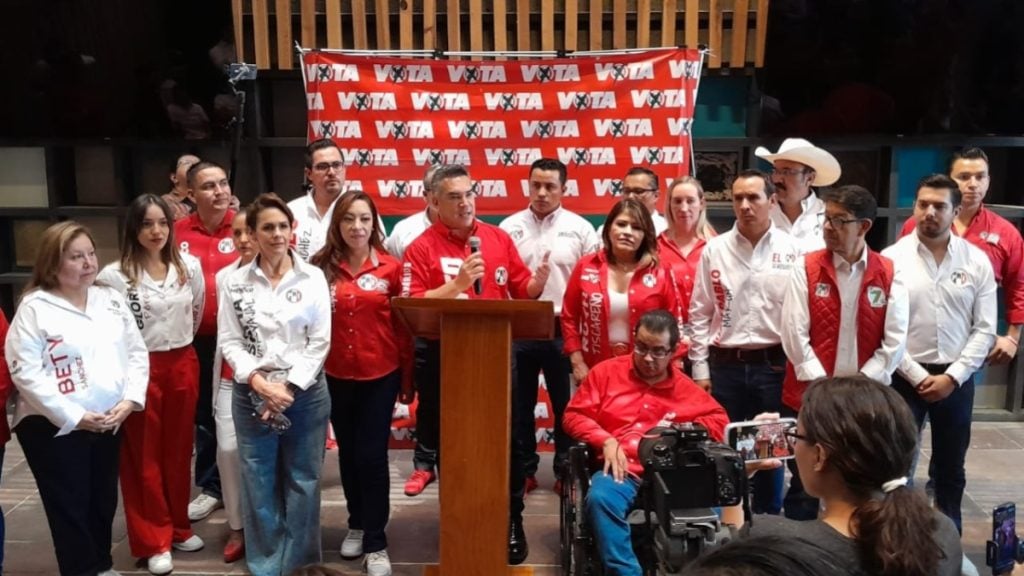 Alito Moreno: Inaugura casa priista en León