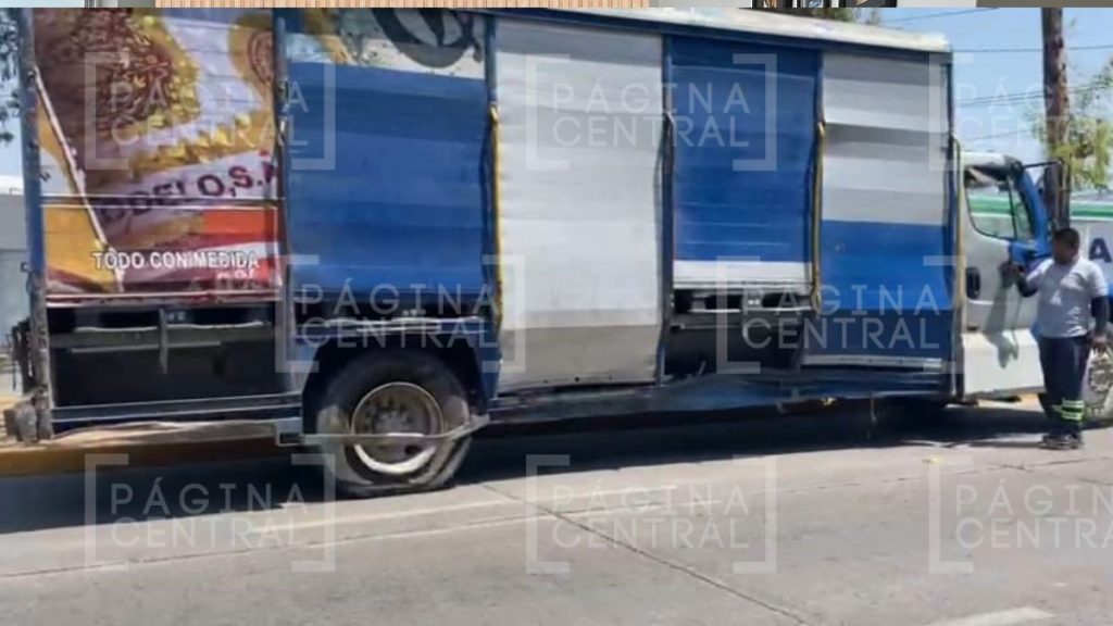 Se registra fuerte choque en Francisco Villa y Las Torres en la colonia León l