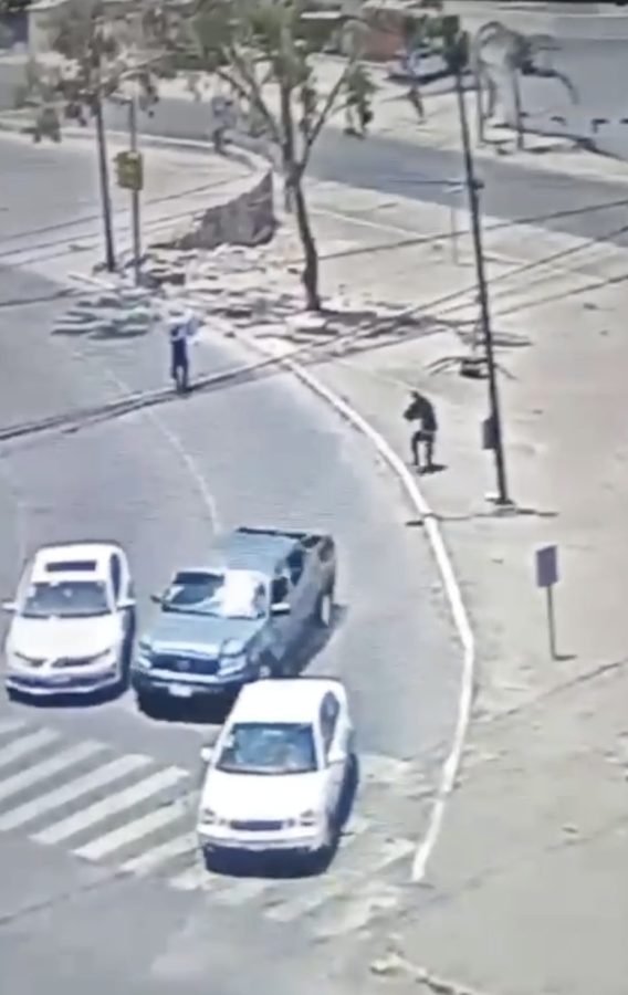 Captan a hombres con armas largas corriendo bulevar San Juan Bosco en Vista Hermosa