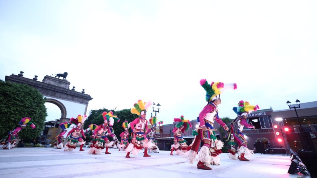 ballet folklórico de la UG