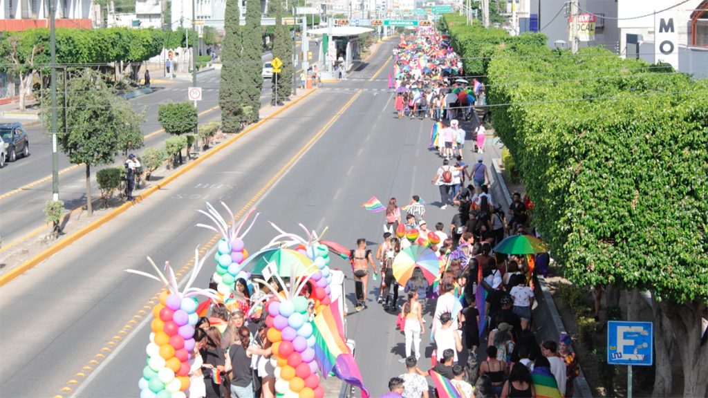 Marchan miles por el orgullo LGBTIQ+ en León