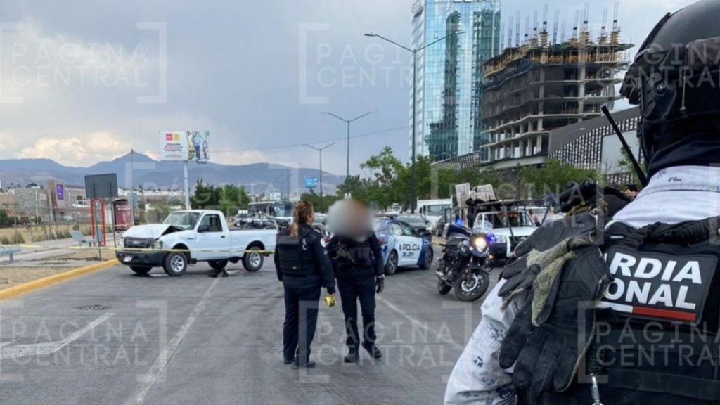 Granjas del Rosario: Balean a hombre al conducir por libramiento