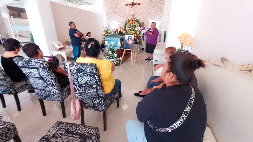 Víctor Manuel Jiménez fue despedido con honor