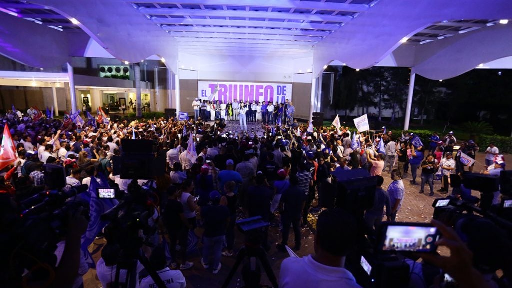 Libia Dennise: Celebra con más de mil panistas su triunfo