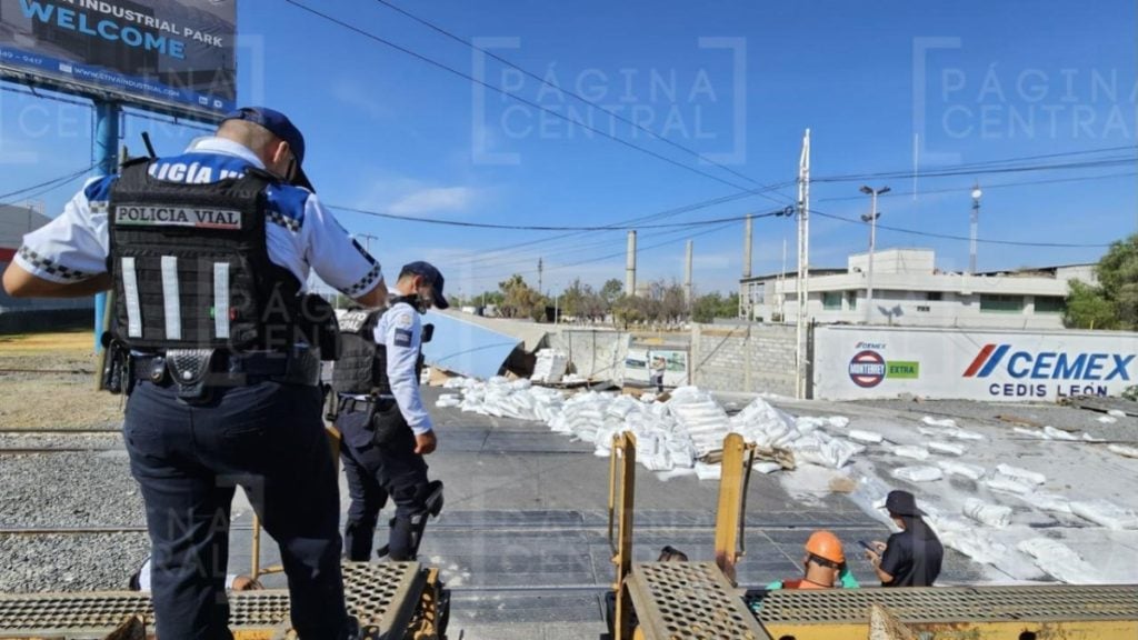 Cementos: Tren embiste a tráiler que intentaba ganarle el paso