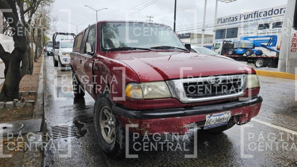 Santo Domingo: Chocan tres vehículos en bulevar Francisco Villa