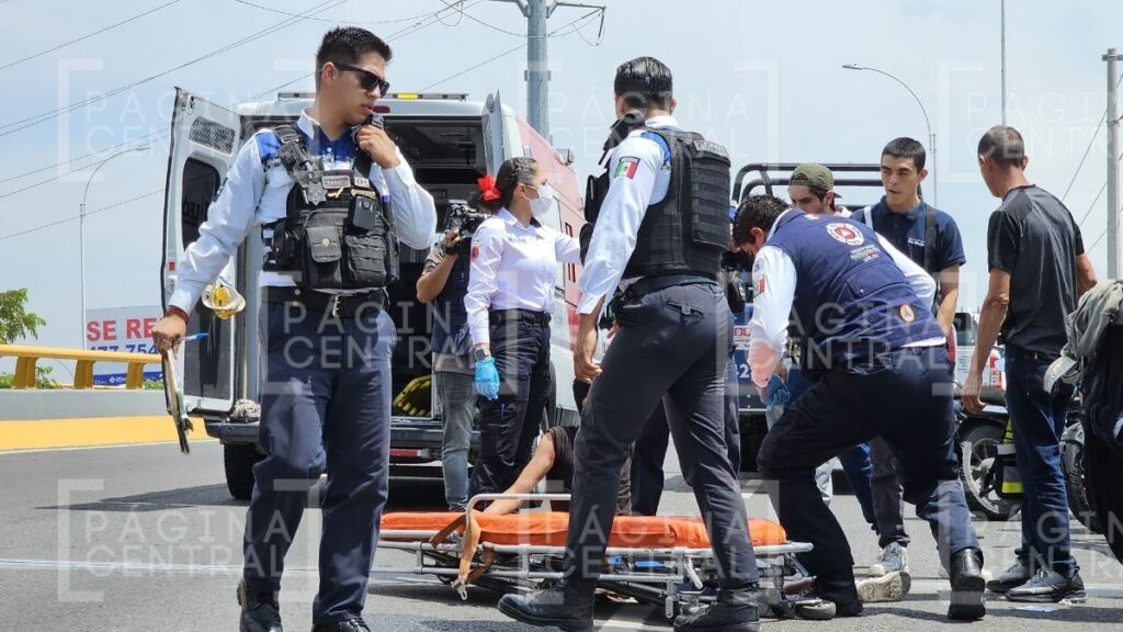Maravillas: Choca camioneta con motociclistas en el libramiento