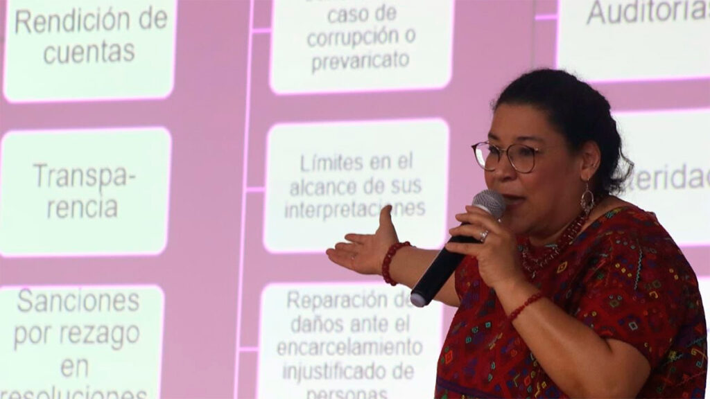 Poder Judicial: Protestan trabajadores de Guanajuato durante Foro