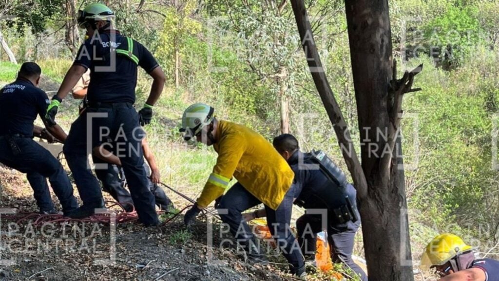 Cañada: Rescatan a hombre que cayó en Campestre e Insurgentes