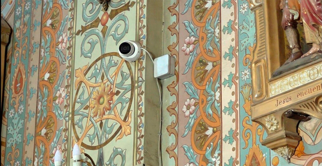 Templo del Sagrario: Engañan y asaltan a dos jóvenes