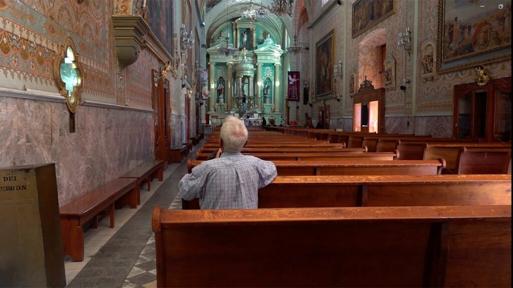 Templo del Sagrario: Engañan y asaltan a dos jóvenes