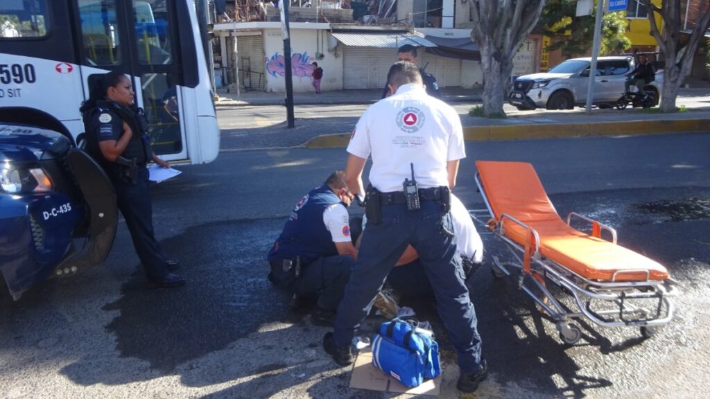 San Felipe de Jesús: Motociclista arrolla a joven y le fractura pierna
