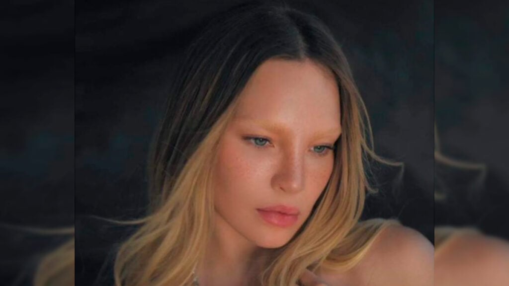 Belinda aparece con nuevo look y en Guanajuato