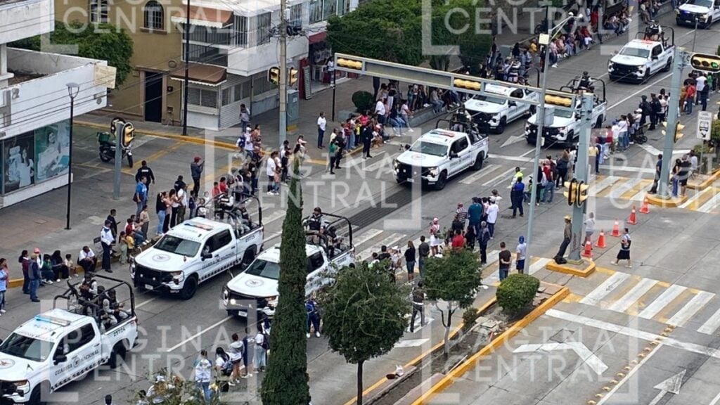 Desfile León: Asisten miles de leoneses a desfile en López Mateos