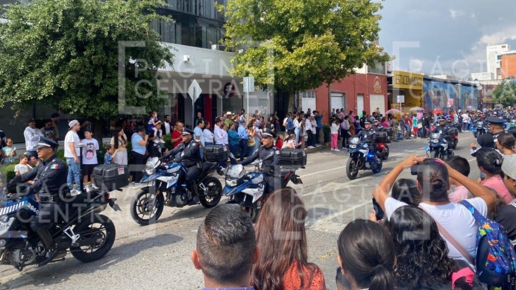 Desfile León: Asisten miles de leoneses a desfile en López Mateos