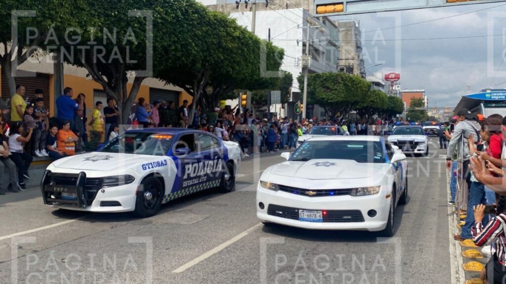 Desfile León: Asisten miles de leoneses a desfile en López Mateos