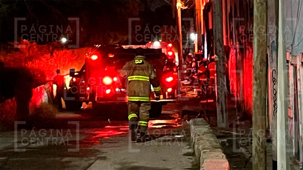 María Dolores: Arde fábrica de textiles, evacuan a vecinos