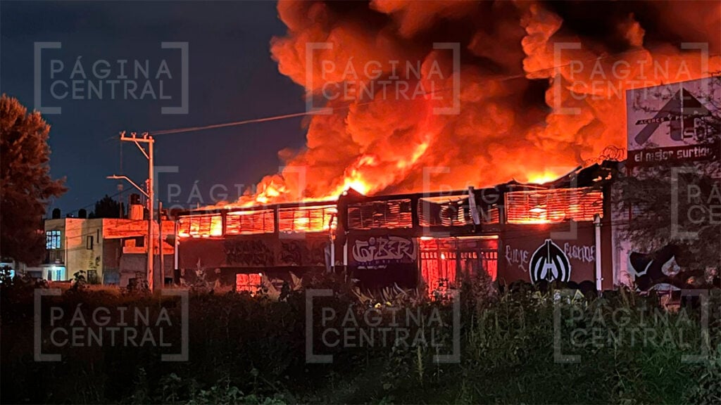 María Dolores: Arde fábrica de textiles, evacuan a vecinos