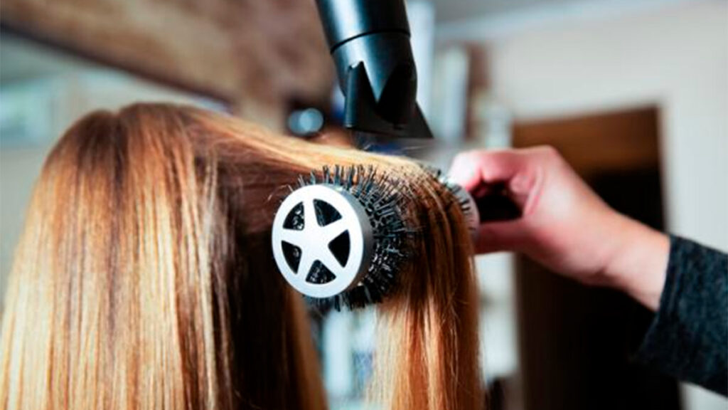Cabello: Dejar secarlo 'naturalmente' podría ser un error