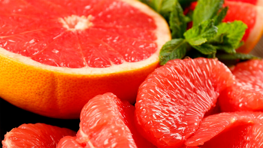 Te decimos por qué no debes comer toronja por la noche