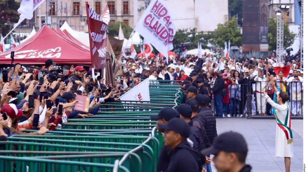 Entra Sheinbaum a Palacio; ofrece comida