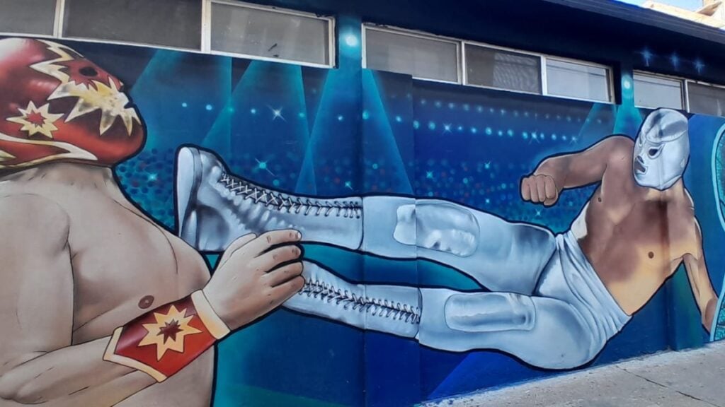 Hijo del Santo queda plasmado en gran mural en León