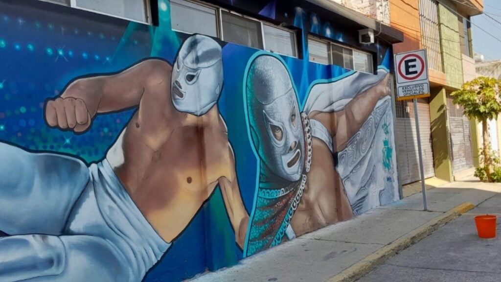 Hijo del Santo queda plasmado en gran mural en León
