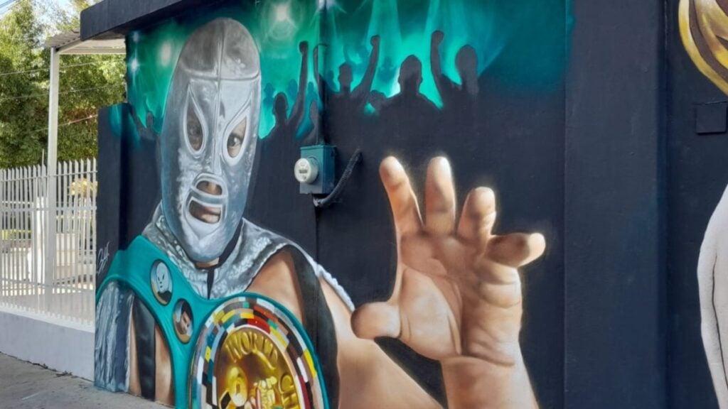 Hijo del Santo queda plasmado en gran mural en León