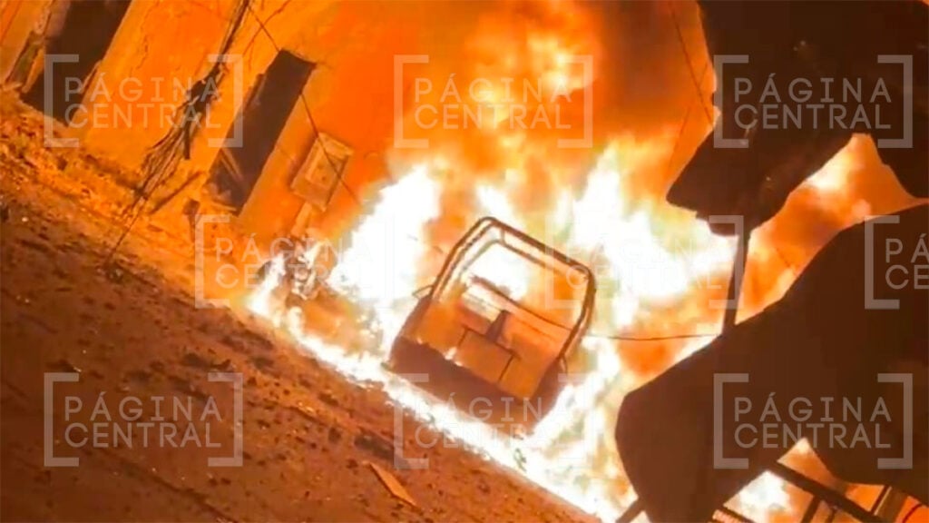 Explosiones coordinadas con coches bomba sacuden Acámbaro y Jerécuaro