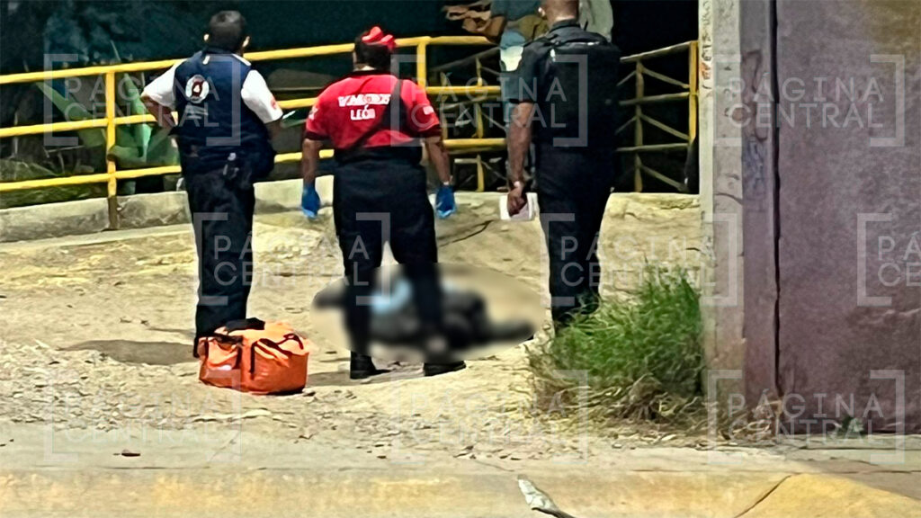 Las Bugambilias: Asesinan a un hombre mientras caminaba
