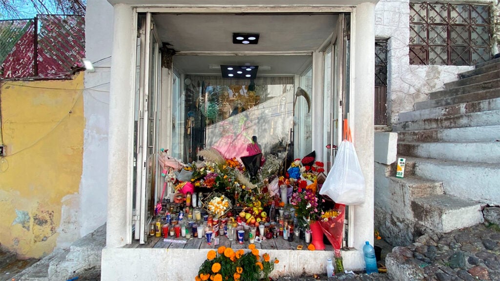 Pidió 'Chencha' por su fractura a la Santa Muerte y hoy está recuperada