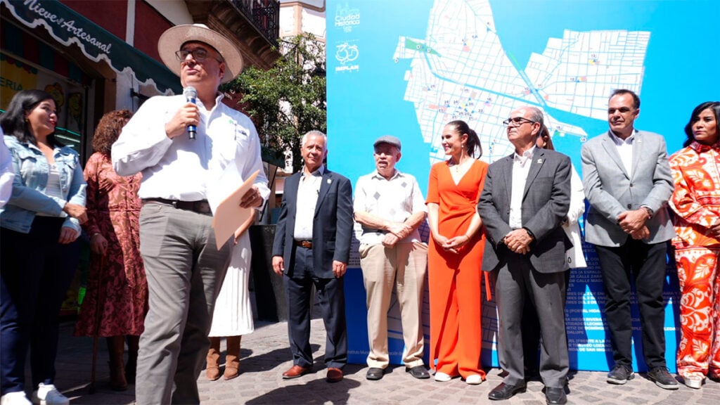 Instalan 33 tótems para difundir la historia de León