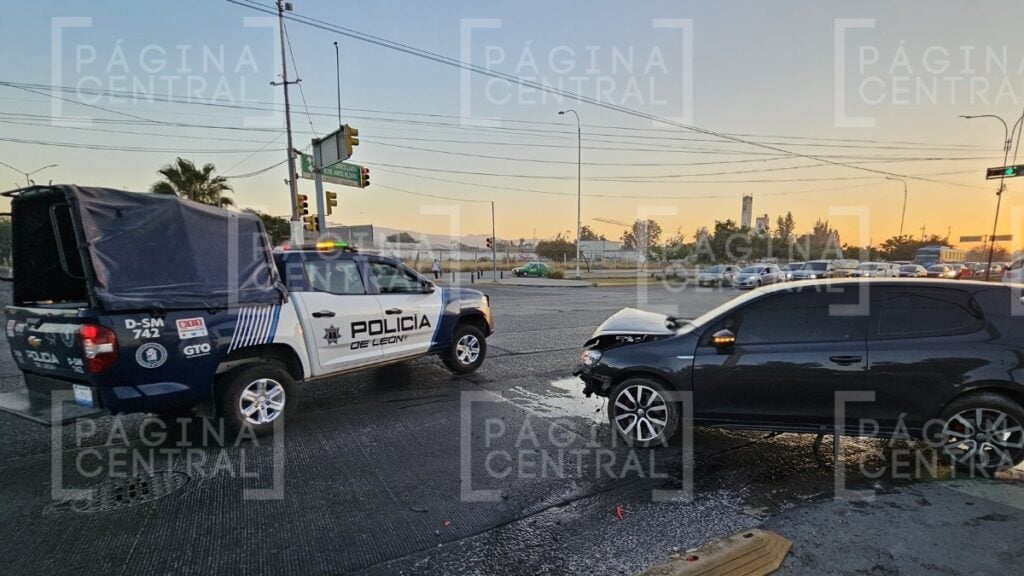 Motociclista causa choque con poste en Timoteo Lozano