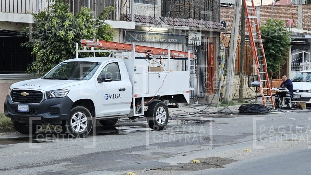 Incendio en obra en construcción arrasa con cables en La Campiña