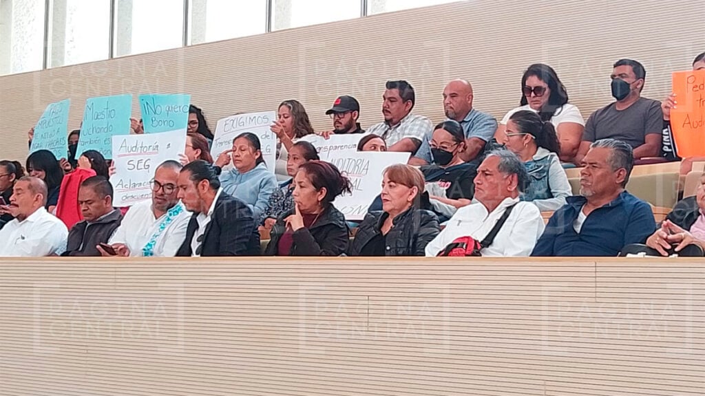 Protestas de maestros llegan hasta el Congreso de Guanajuato