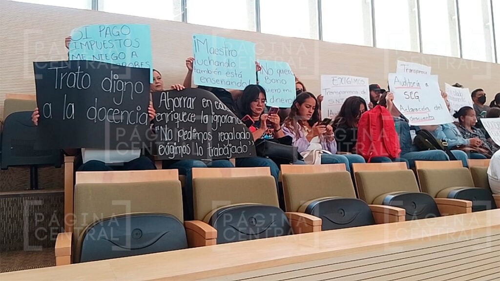 Protestas de maestros llegan hasta el Congreso de Guanajuato